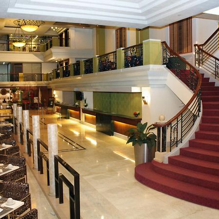 The Royal Mandaya Hotel Davao Экстерьер фото