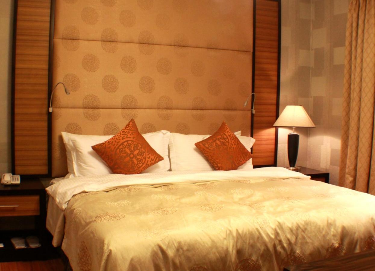 The Royal Mandaya Hotel Davao Экстерьер фото