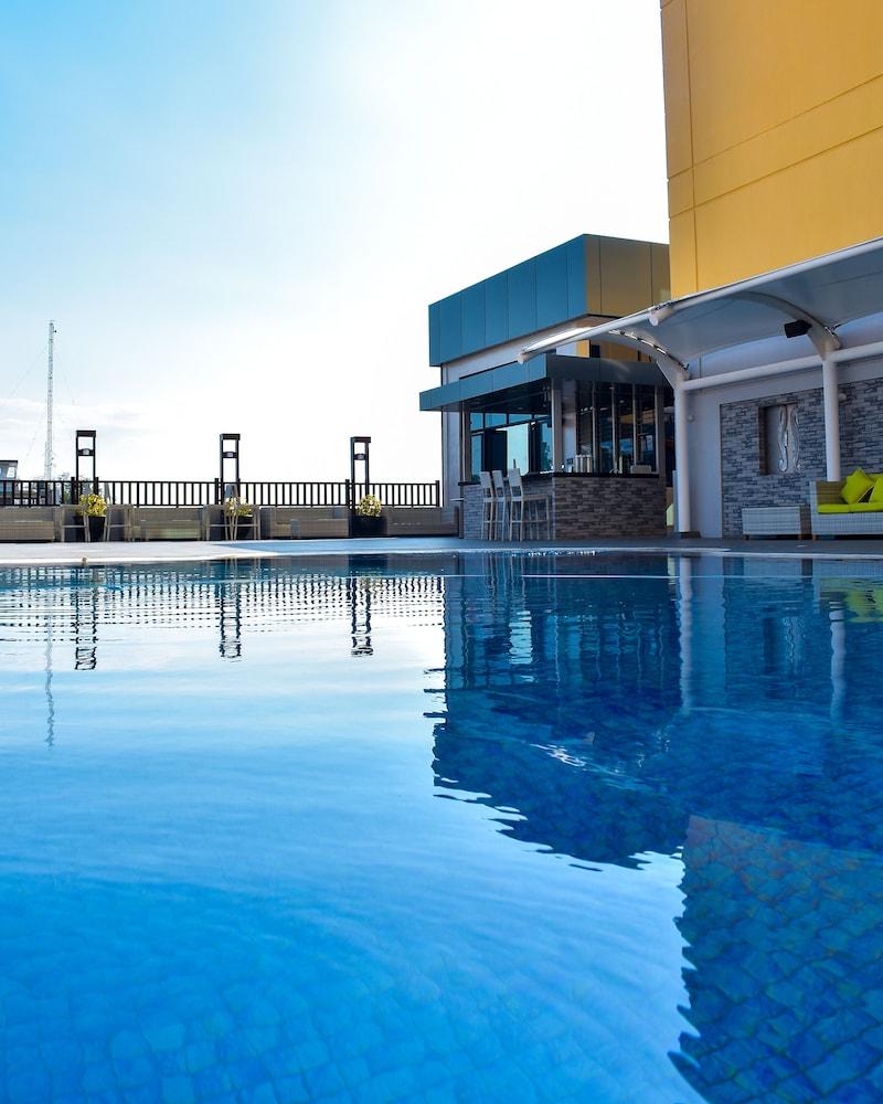 The Royal Mandaya Hotel Davao Экстерьер фото