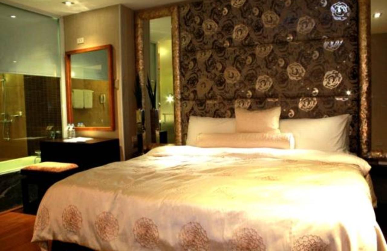 The Royal Mandaya Hotel Davao Экстерьер фото