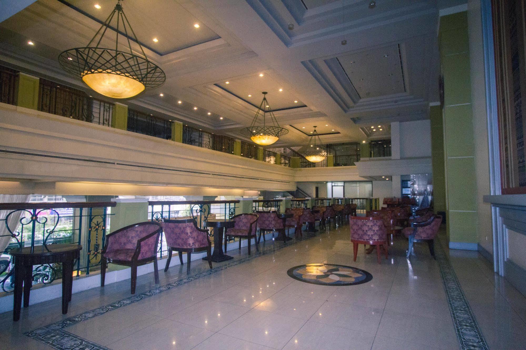 The Royal Mandaya Hotel Davao Экстерьер фото