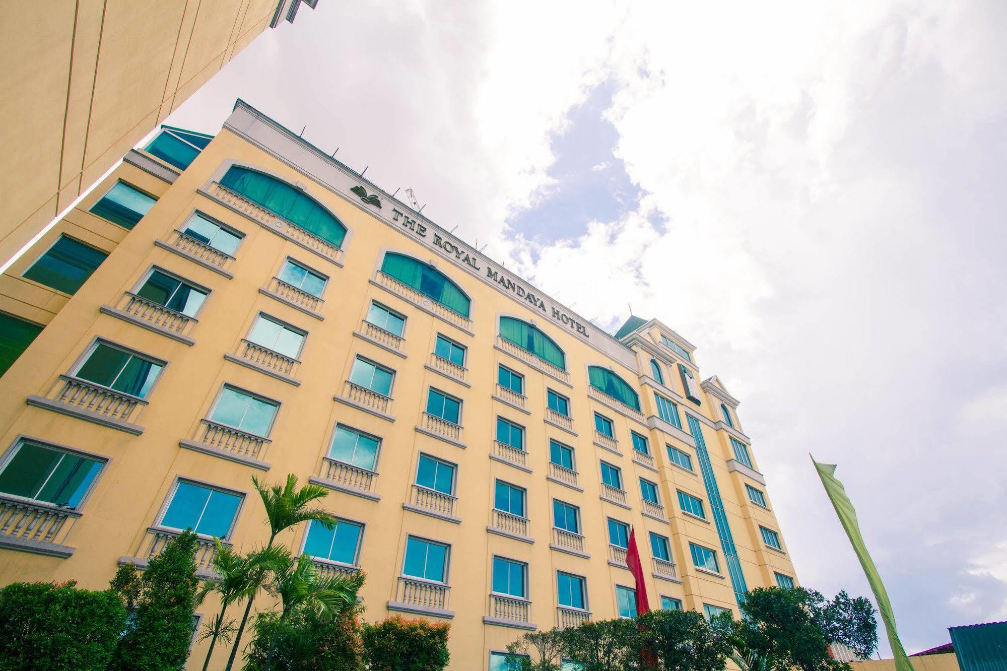 The Royal Mandaya Hotel Davao Экстерьер фото