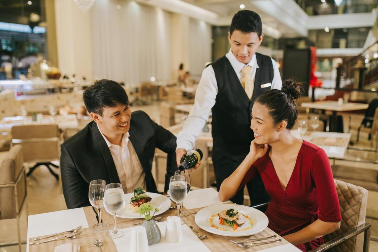 The Royal Mandaya Hotel Davao Экстерьер фото