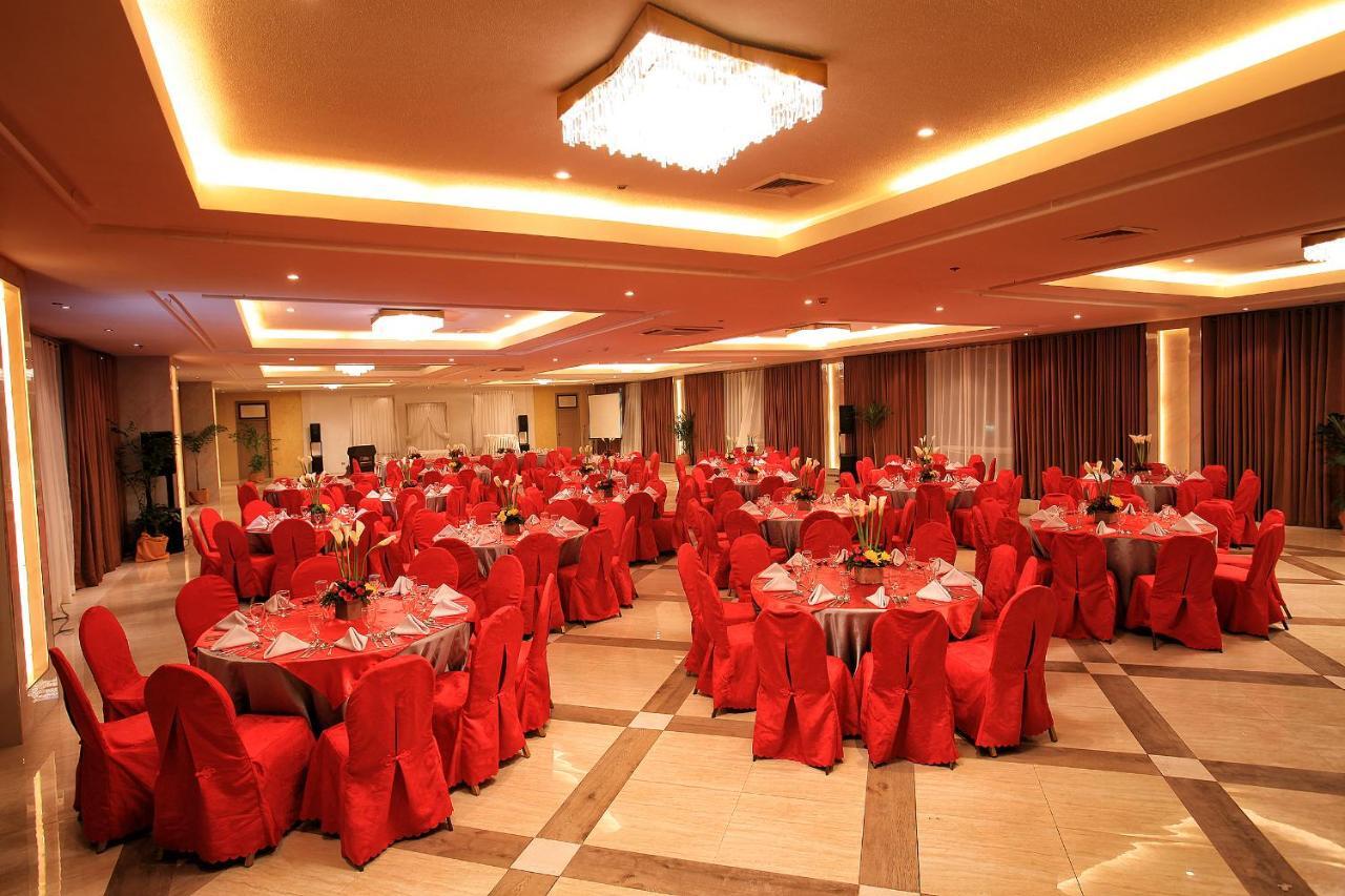 The Royal Mandaya Hotel Davao Экстерьер фото