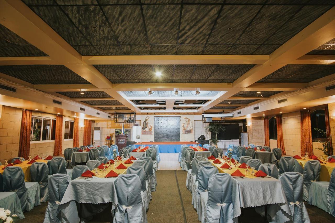 The Royal Mandaya Hotel Davao Экстерьер фото