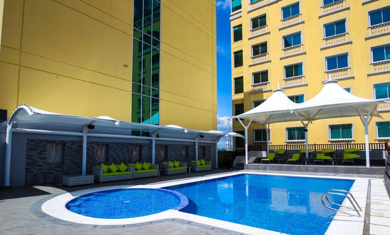 The Royal Mandaya Hotel Davao Экстерьер фото
