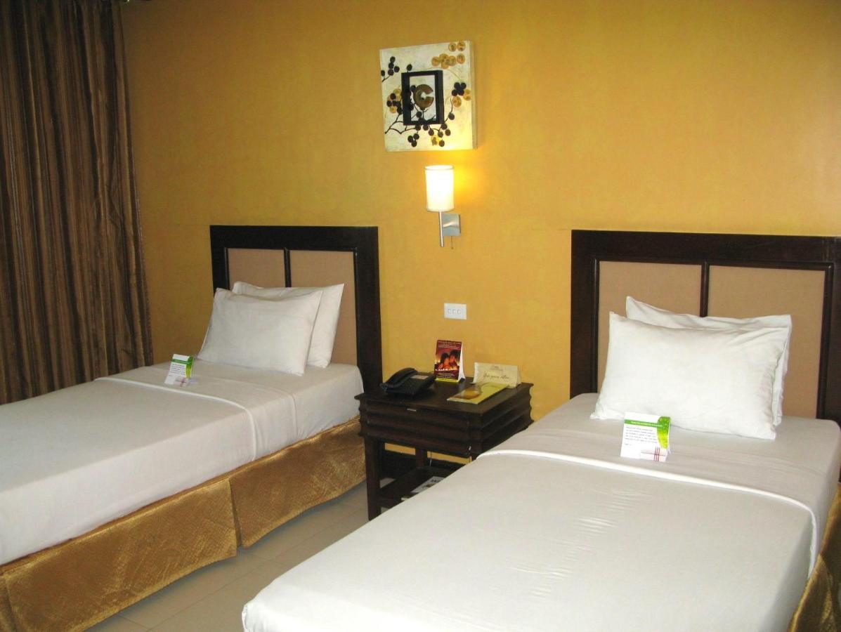 The Royal Mandaya Hotel Davao Экстерьер фото